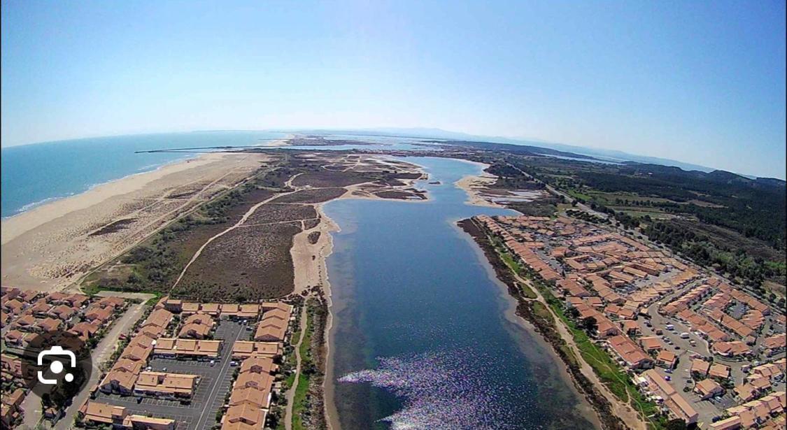 Pavillon 20M De La Plage Des Ayguades Gruissan Exterior photo